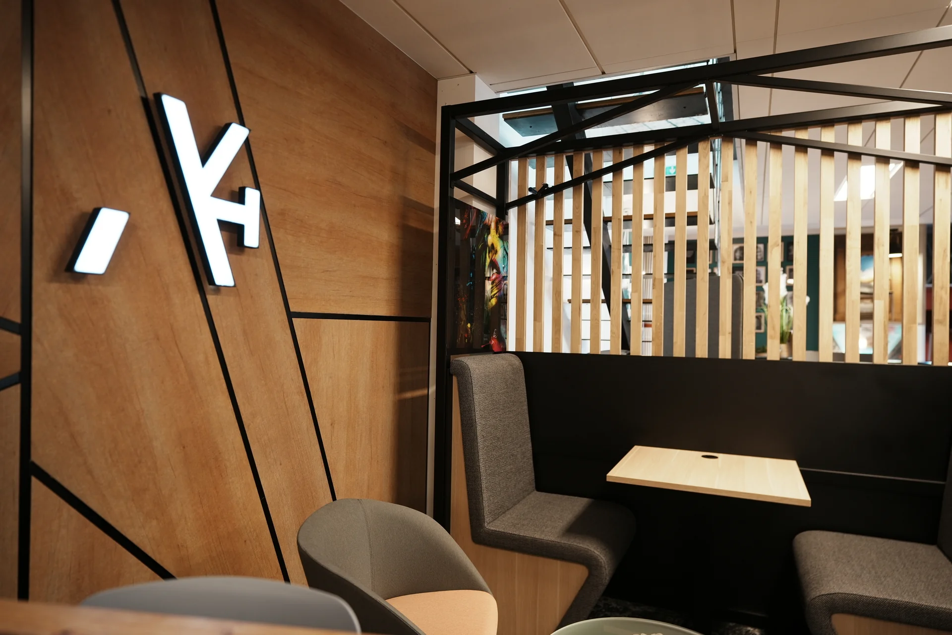 Zona de presentaci&oacute;n A4 Am&eacute;nagement en el showroom