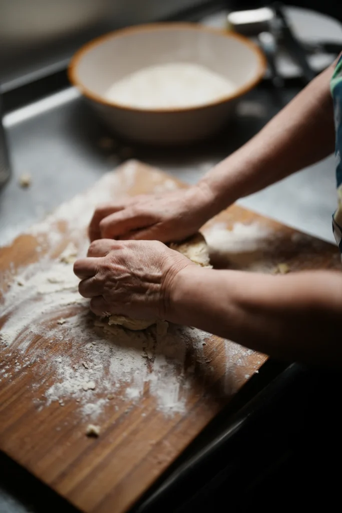 Pétrissage de la pâte à la main, La Maison d’Anna
