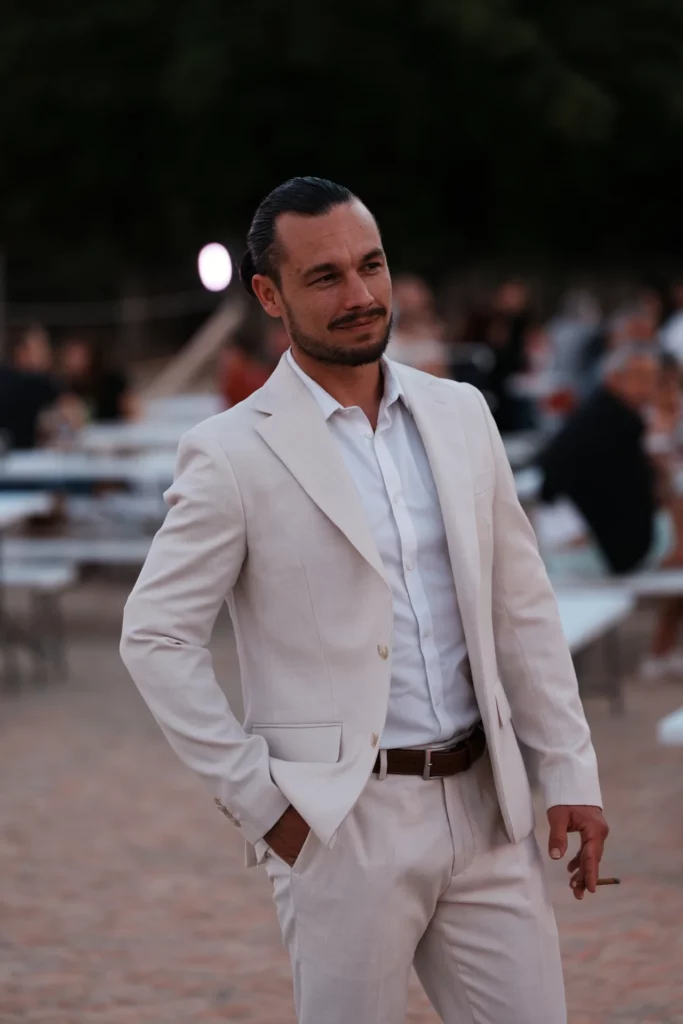 Retrato de un invitado en la velada de clausura, Astranova