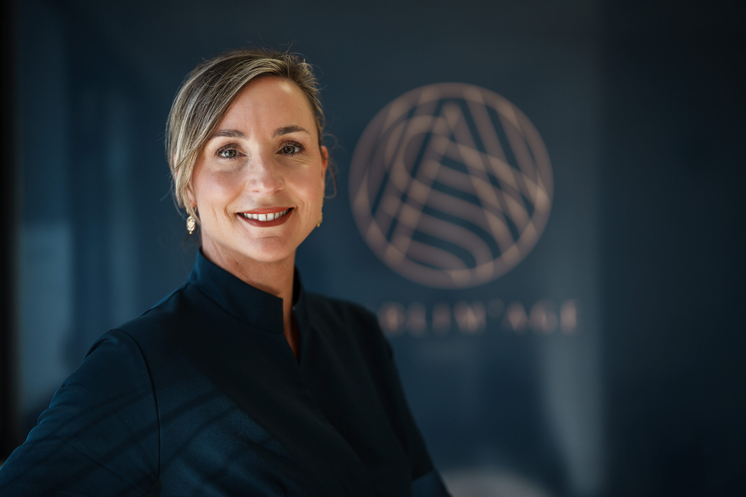 Un visage, un environnement professionnel
