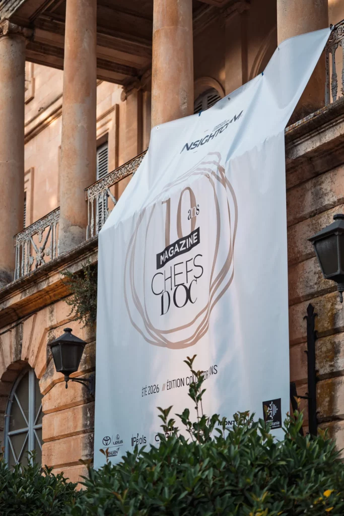 La bannière anniversaire Chefs d’Oc dans le décor