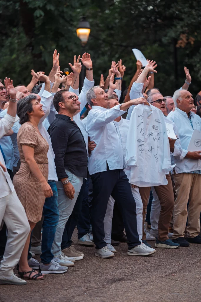 Un instant de fête partagé par le collectif