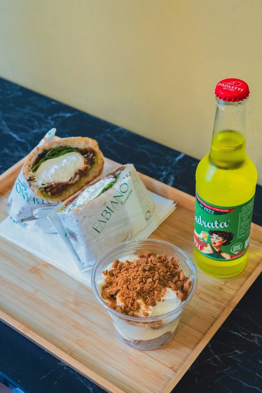 Plateau déjeuner, focaccia et dessert, Fabiano Focaccia