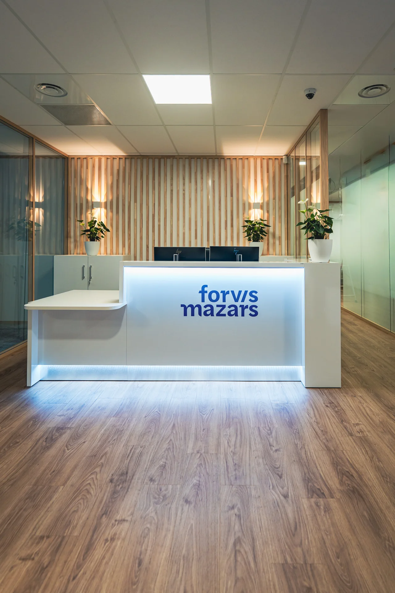 Reception Forvis Mazars, fotografata per A4 Am&eacute;nagement