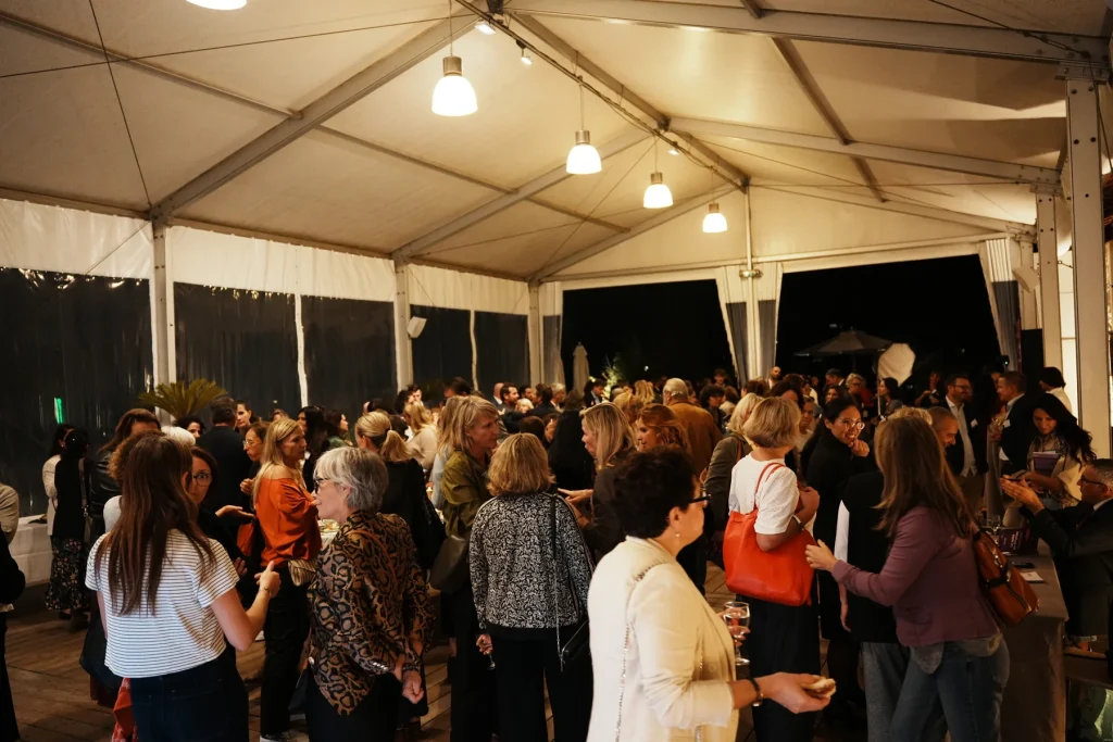 Vue d’ensemble du cocktail, Femmes du Medef à Verchant